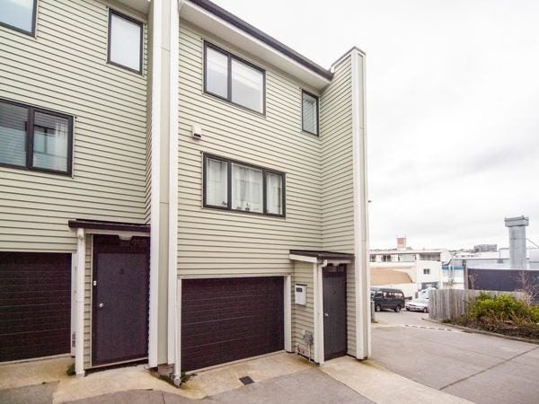 2/11 Gordon Place, Newtown, Wellington - Carousel 2