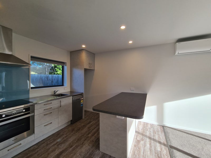 4/11 Defoe Place, Waltham, Christchurch - Carousel 2