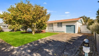 32 Cascade Crescent, Westbrook, Palmerston North - Carousel 1