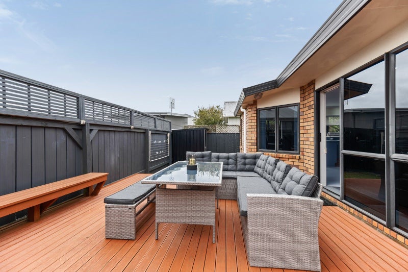 2/213 Coronation Avenue, Welbourn, New Plymouth - Carousel 2