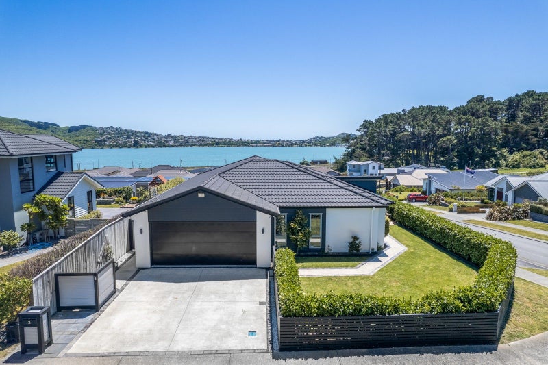 2 Ihakara Arthur Lane, Aotea, Porirua - Carousel 1