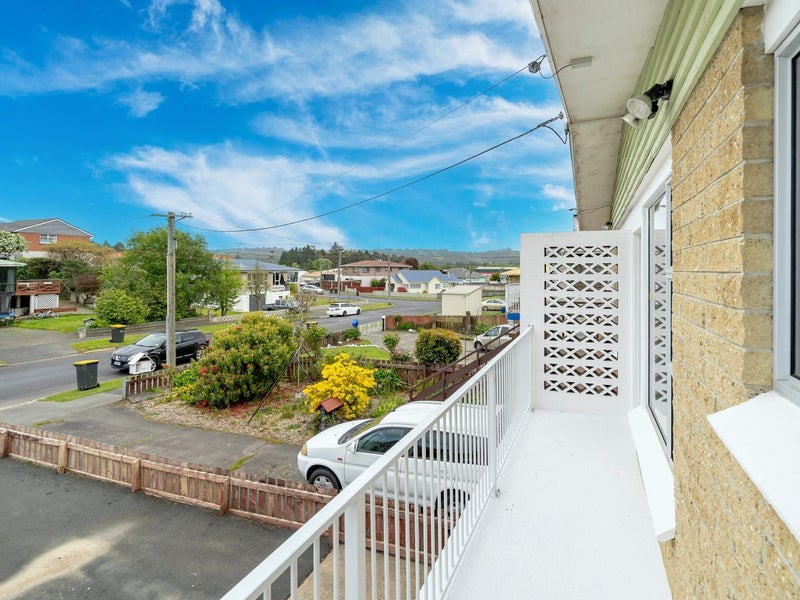 4A Elwyn Crescent, Green Island, Dunedin - Carousel 1