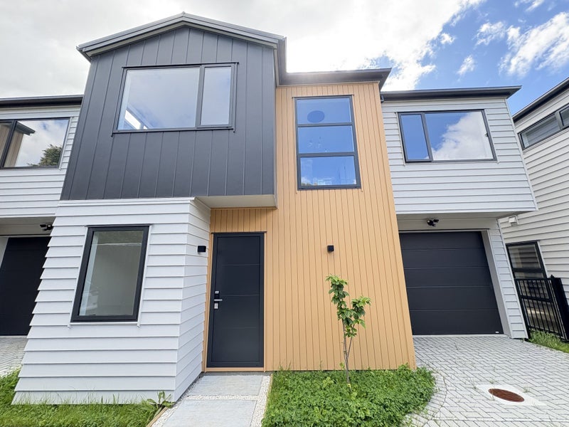 8 Alwyn Avenue, Te Atatu South, Auckland - Carousel 2