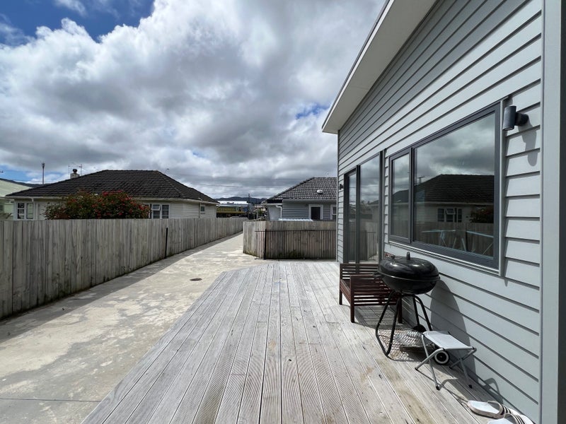 17A Wainuiomata Road, Wainuiomata, Lower Hutt - Carousel 17