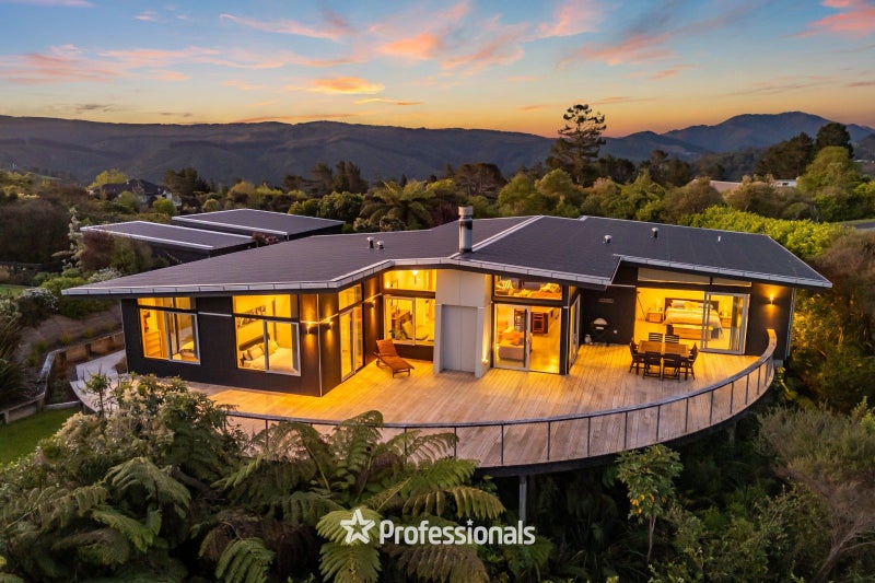 12 Mount Marua Way, Timberlea, Upper Hutt - Carousel 1