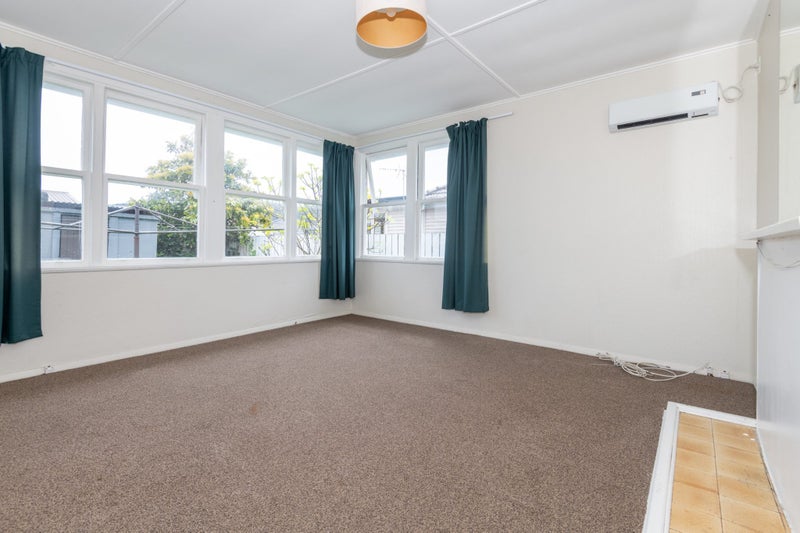 313 Oxford Terrace, Avalon, Lower Hutt - Carousel 2