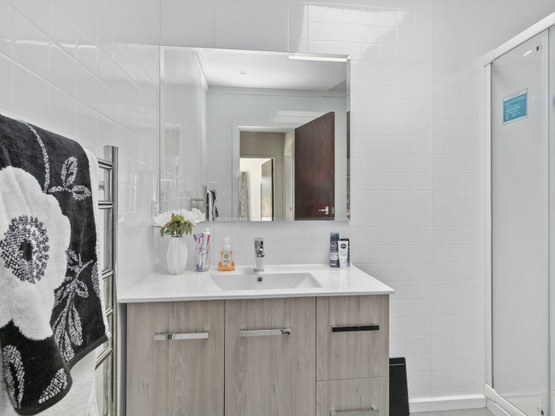 18B Maple Grove, Maungaraki, Lower Hutt - Carousel 18