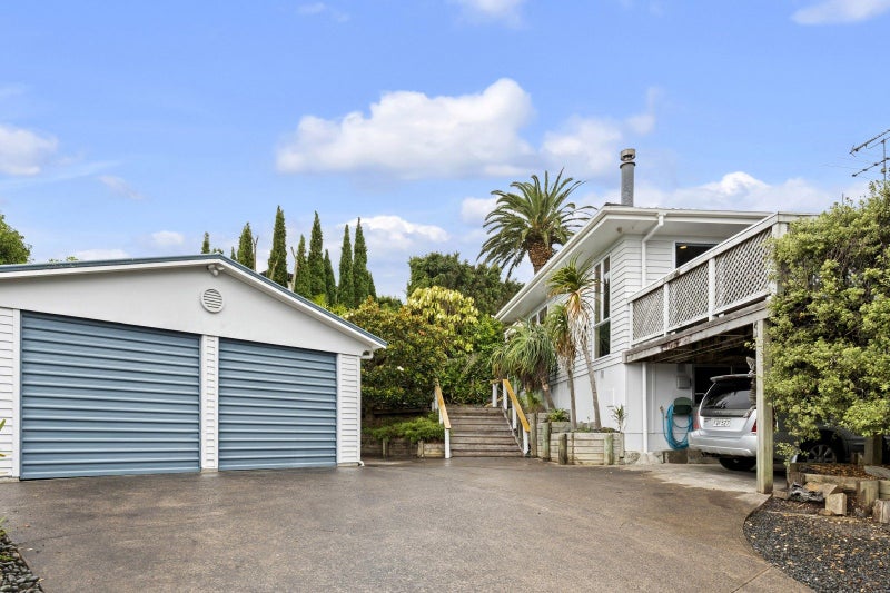 31 Robbies Road, Shelly Park, Auckland - Carousel 2