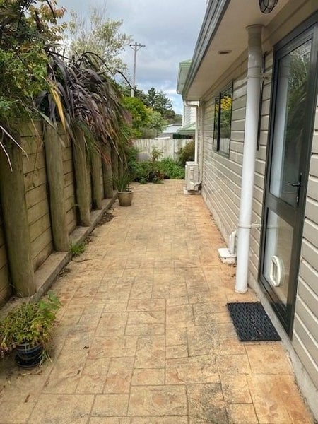 3A Duncan Street, Tawa, Wellington - Carousel 24
