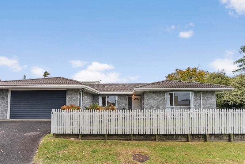 9 Redfern Lane, Glenfield, Auckland - Carousel 1