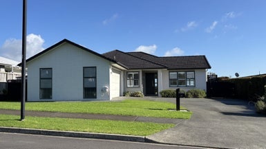 23 Kaiawa Street, Beachlands, Auckland - Carousel 1