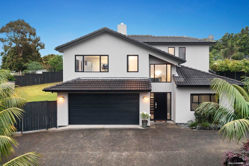 38 Gibbston Crescent, Flat Bush, Auckland - Carousel 2