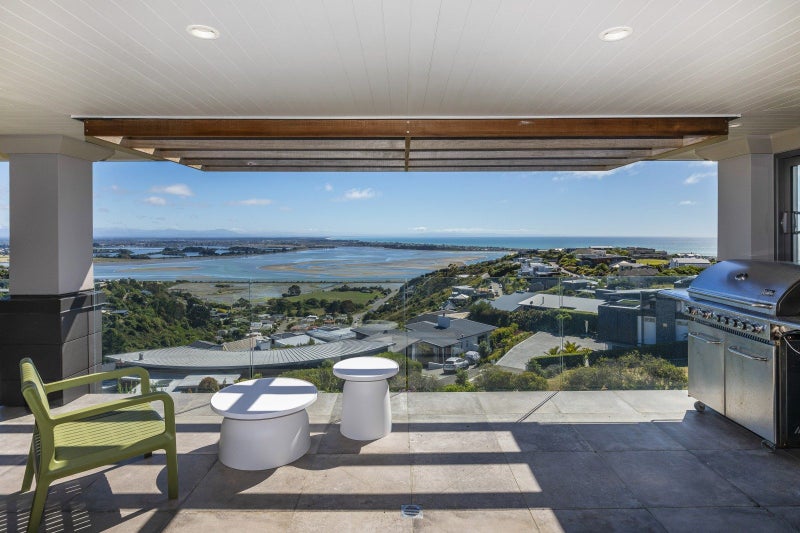 5 Ophir Lane, Redcliffs, Christchurch - Carousel 1