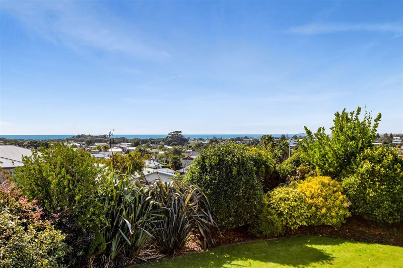 142 Parklands Avenue, Bell Block, New Plymouth - Carousel 2