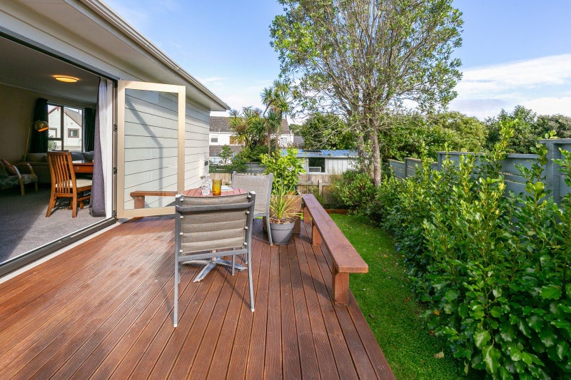 5 Ladbrooke Drive, Newlands, Wellington - Carousel 2