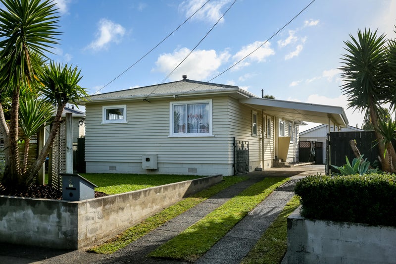 5 Barclay Street, Ferndale, New Plymouth - Carousel 1