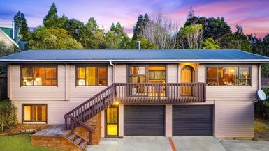 98 Daffodil Street, Titirangi, Auckland - Carousel 1