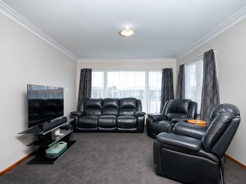 8 Alexander Avenue, Onekawa, Napier - Carousel 2