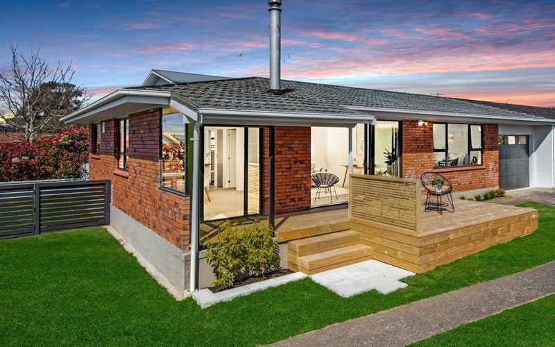 25 Whitaker Street, Otumoetai, Tauranga - Carousel 1