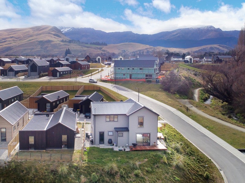 28 huxley place, LAKE HAYES, QUEENSTOWN - Carousel 25