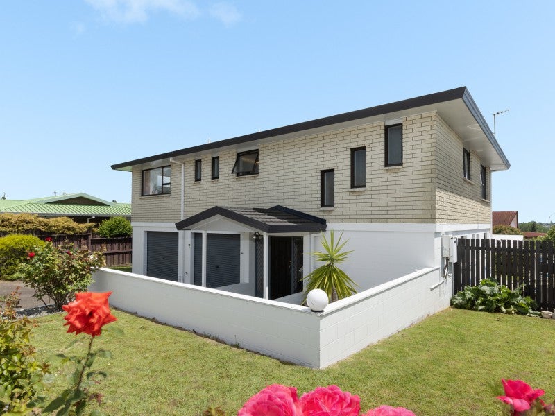 19A Wickham Place, Hairini, Tauranga - Carousel 1