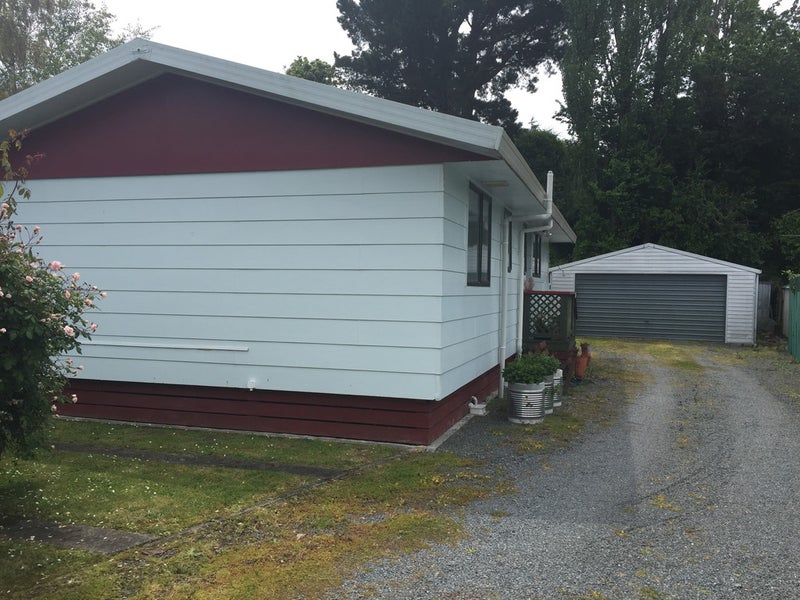 7A Whangakoko Grove, Birchville, Upper Hutt - Carousel 1