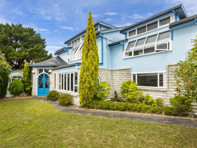 27 Seymour Grove, Kingsley Heights, Upper Hutt - Carousel 1