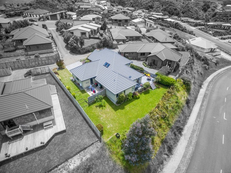 35 James Nairn Grove, Riverstone Terraces, Upper Hutt - Carousel 1