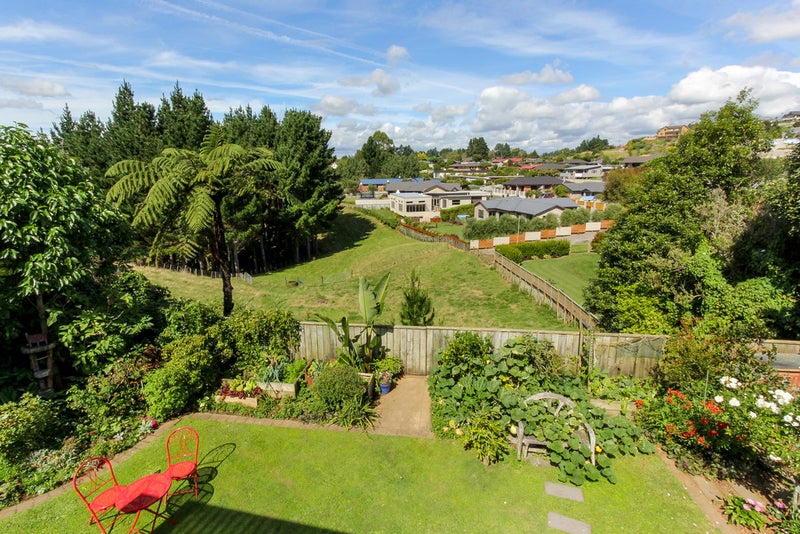 171 Govett Avenue, Frankleigh Park, New Plymouth - Carousel 1