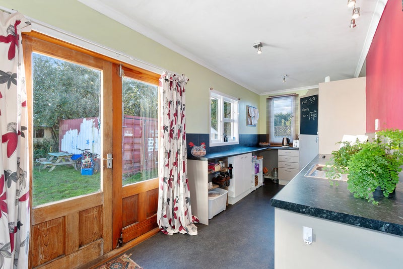 16 Cumnor Terrace, Woolston, Christchurch - Carousel 2
