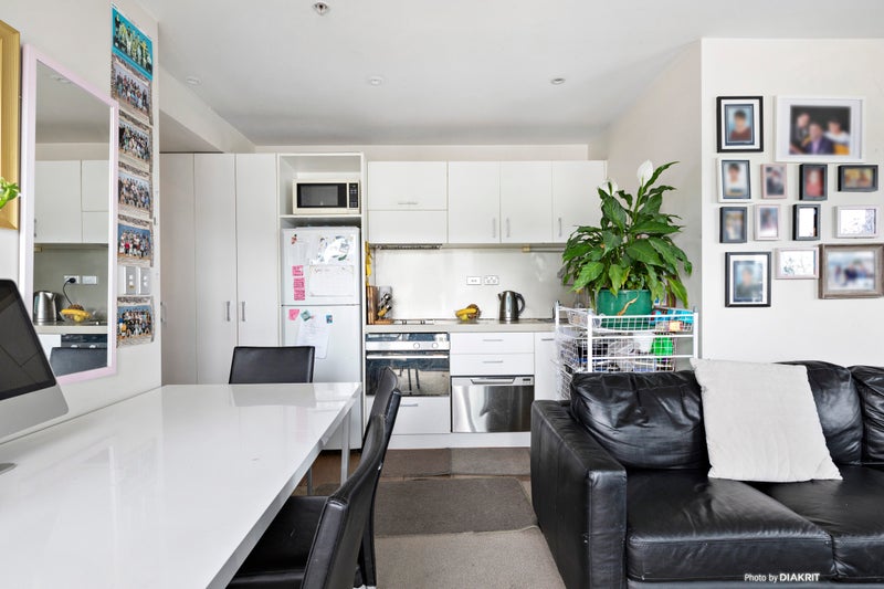 1102/74 Taranaki Street, Te Aro, Wellington - Carousel 2