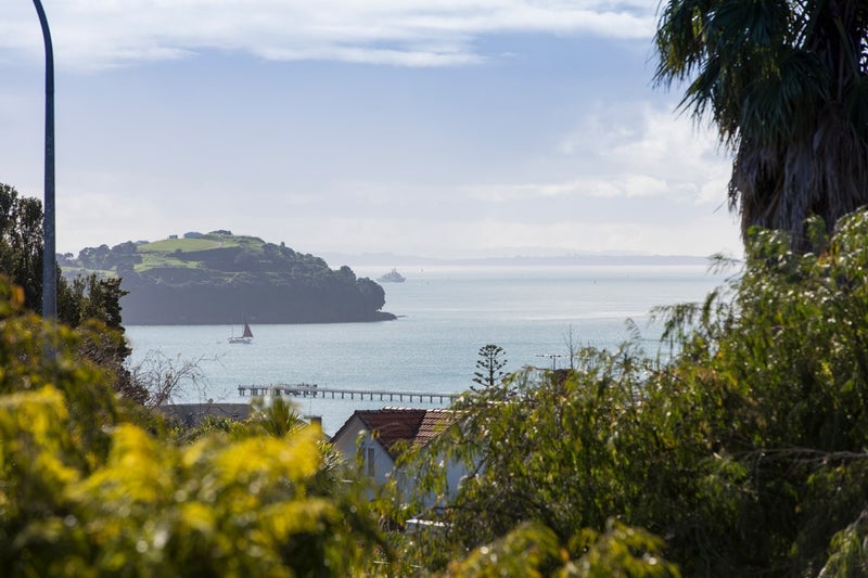 107 Coates Avenue, Orakei, Auckland - Carousel 21