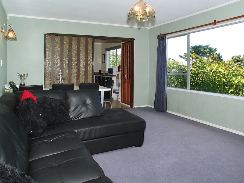 52B Edgecombe Street, Newlands, Wellington - Carousel 17