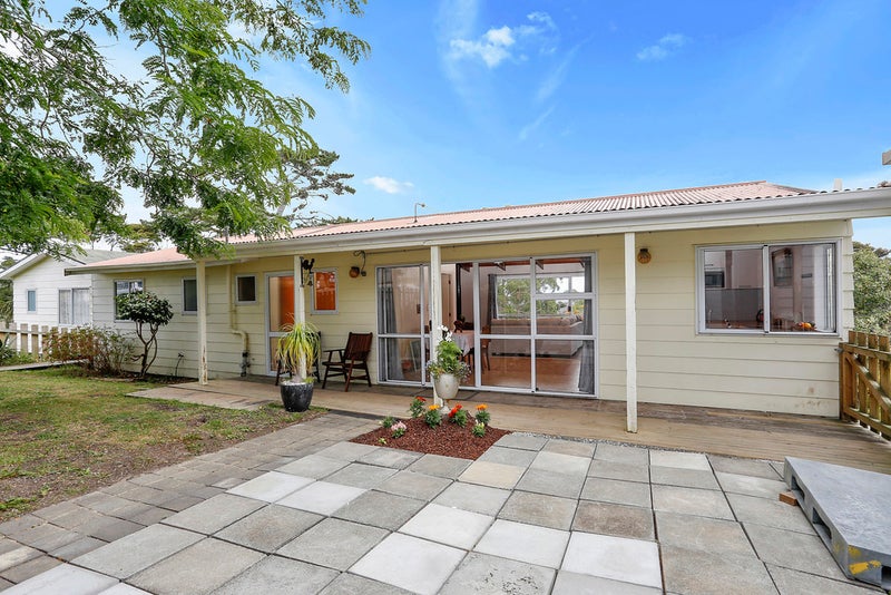 62 Albany Highway, Greenhithe, Auckland - Carousel 1