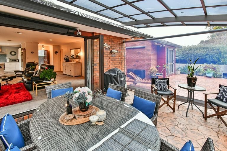 2/27 Queen Street, Papakura, Auckland - Carousel 12