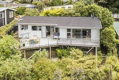 31 Spinnaker Drive, Whitby, Porirua - Carousel 1