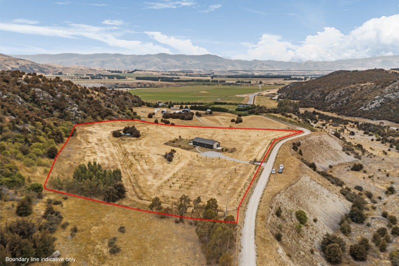 71 Poison Creek, QUEENSBERRY, CROMWELL - Carousel 21