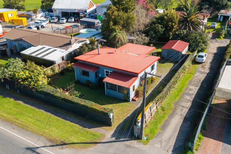 11 Great North Road, Kamo, Whangarei - Carousel 1