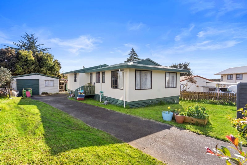 22 Kopara Place, Clendon Park, Auckland - Carousel 1