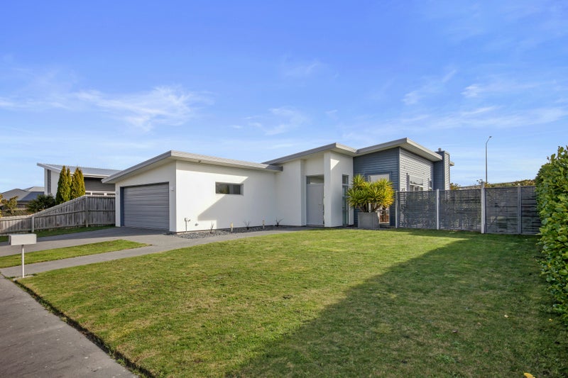 19 Mariposa Crescent, Aidanfield, Christchurch - Carousel 16