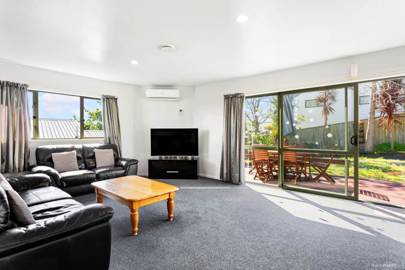 2/33 Roberts Road, Glenfield, Auckland - Carousel 2