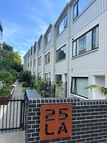 7/25 Lloyd Avenue, Mount Albert, Auckland - Carousel 27