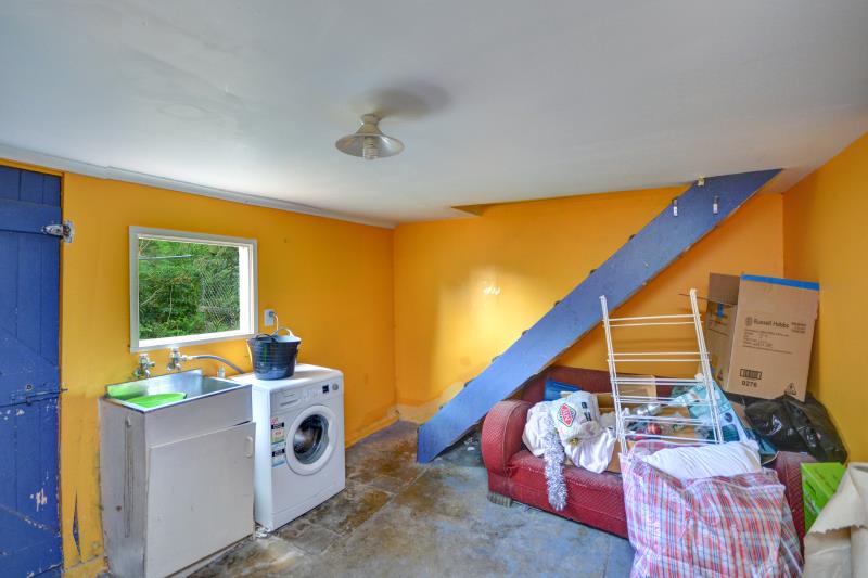 43 Gladstone Road, North East Valley, Dunedin - Carousel 11