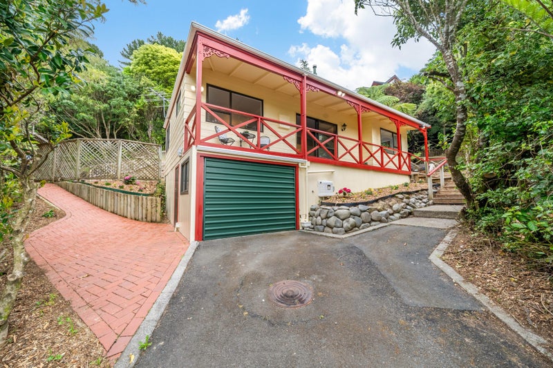 79 Sunbrae Drive, Silverstream, Upper Hutt - Carousel 1