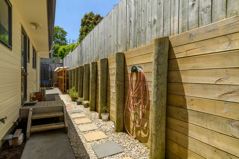 27 Eclipse Terrace, Welcome Bay, Tauranga - Carousel 24