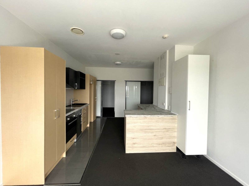 1109/17 Putney Way, Manukau, Auckland - Carousel 1