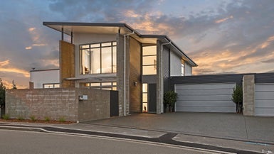 4 Pennine Way, Huntsbury, Christchurch - Carousel 1