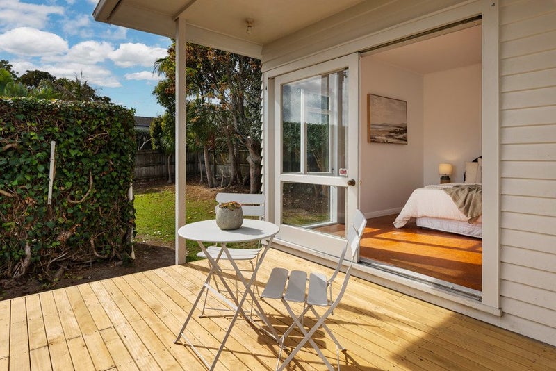 4/24 Formby Avenue, Point Chevalier, Auckland - Carousel 2