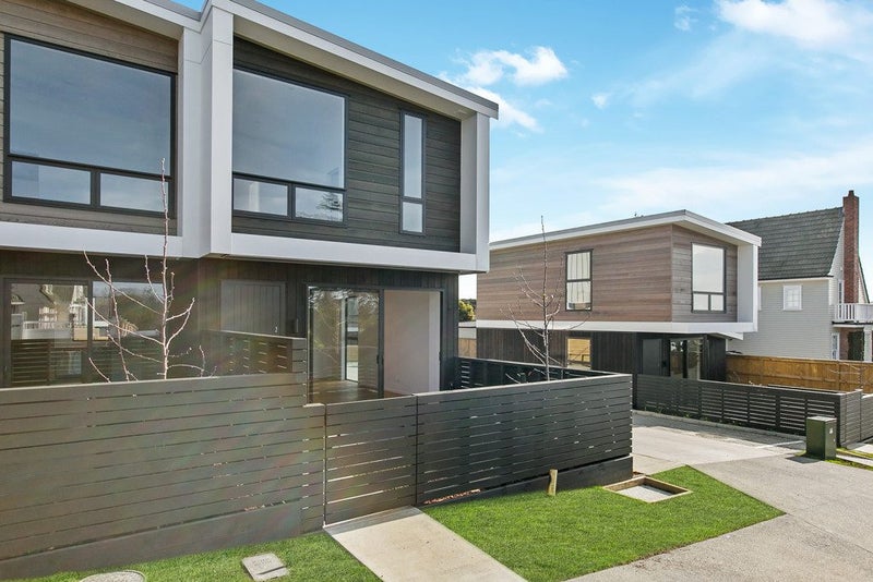 6/4 Glen Atkinson Street, St Heliers, Auckland - Carousel 1