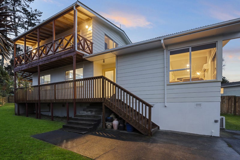 8 Fairdale Place, Birkdale, Auckland - Carousel 1